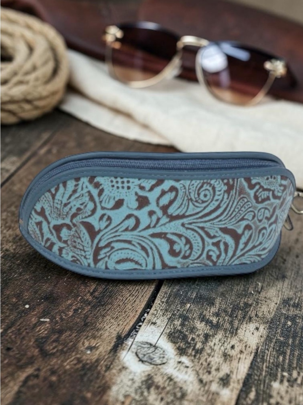 🆕 Sunny Moment - Floral Embossed Leather - Eyewear Case - Blue/Brown